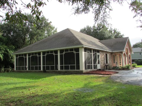 Large Screened in Porch