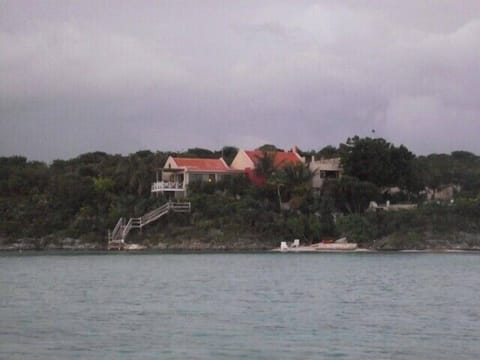 Waterfrontage of
The Spongers Cottage