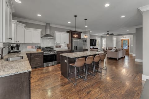 Modern Open Floor Plan with Upscale furnishings and decor