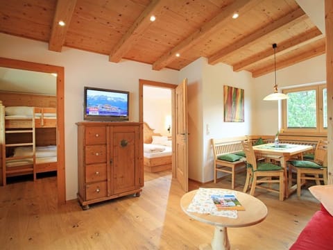Apartment Berg - Pension Sunnbichl Bed and Breakfast in Ellmau