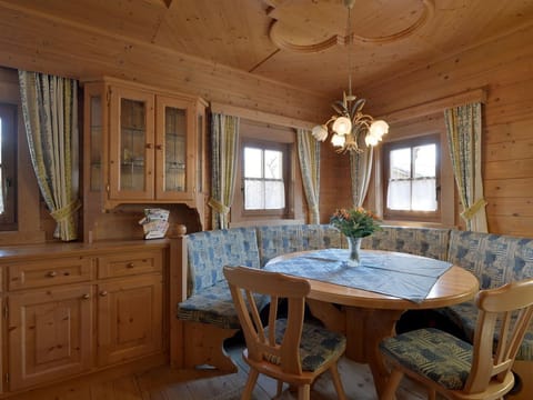 Apartment Gamsbleamei - House Strobler Apartment in Salzburgerland