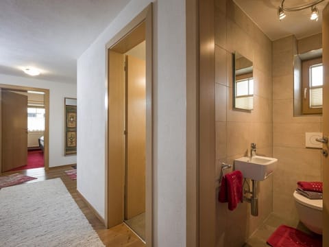 App 2, 2 Schlafr., 1 Wohnschlafr. / DU od. Bathroom WC - Apartments Antoniushof Apartment in Ellmau