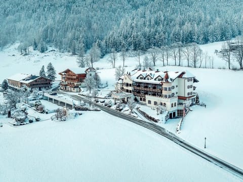 AlpenSchlössl family room - Hotel AlpenSchlössl Apartment in Salzburgerland