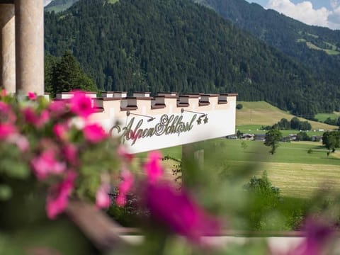 AlpenSchlössl family room comfort - Hotel AlpenSchlössl Apartment in Salzburgerland