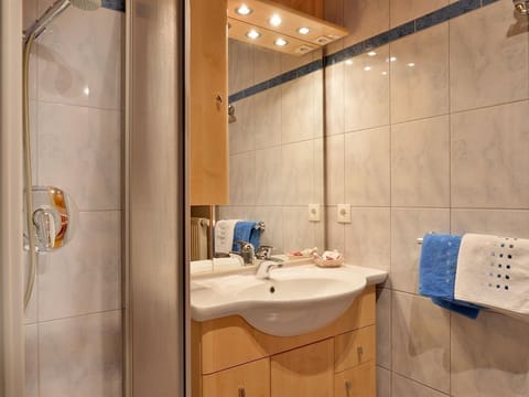 App 4, 1 Schlafr., 1 Wohnschlafr. / DU od. Bathroom WC - Apartments Antoniushof Apartment in Ellmau