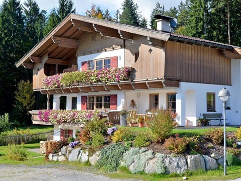 Landhaus Patricia - Apartment Almrose with 2 bedrooms Apartment in Ellmau