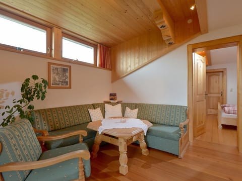 Hirschbühel apartment - apartment / apartment, shower, toilet, 2 bedrooms Farm Stay in Salzburgerland