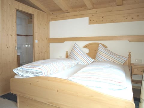 Apartment WilderKAISER 80m²/2 bedrooms/2 bathrooms/balcony - Alpenchalet "Der Tyroler Apartment in Salzburgerland