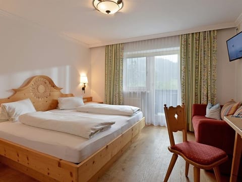 Wilder Kaiser or Kitzbüheler Horn double room with shower / WC - Pension Sunnbichl Bed and Breakfast in Ellmau