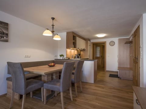 Apartment Reischerhof - Apartment with 2 bedrooms and kitchen Farm Stay in Salzburgerland