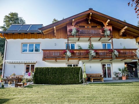 Apartment Claudia - apartment / 2 bedrooms / shower, bath, WC Apartment in Salzburgerland