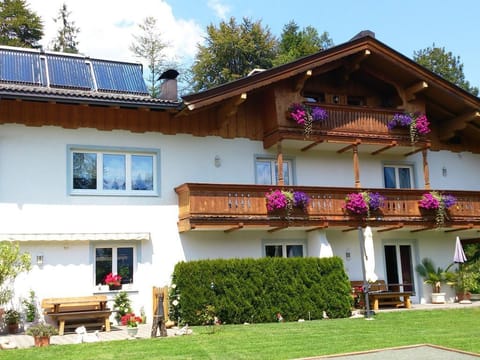 Apartment Claudia - apartment / 2 bedrooms / shower, bath, WC Apartment in Salzburgerland