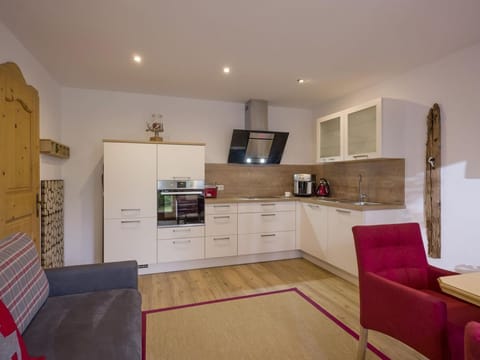 Hirzinger Marlis - apartment/apartment, shower, WC, 1 bedroom Apartment in Ellmau