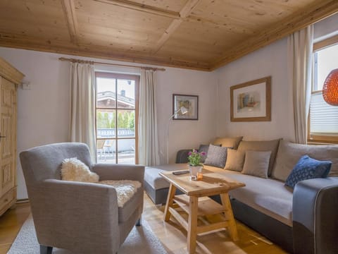 Apartment "Lucas" 3 bedrooms, terrace - Ferienwohnung Weinfurter Luise Apartment in Ellmau