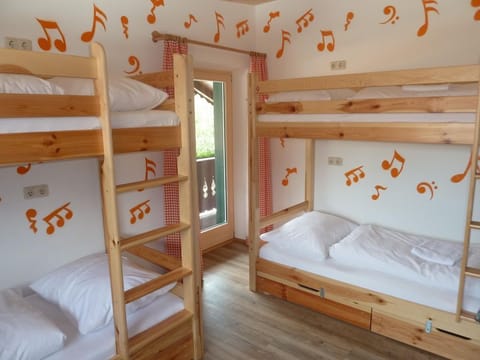 6-Bed Room - Hostel Alpking Apartment in Ellmau