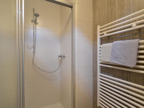 Apartment / 3 bedrooms / WC, shower - Waldhof Apartment in Salzburgerland