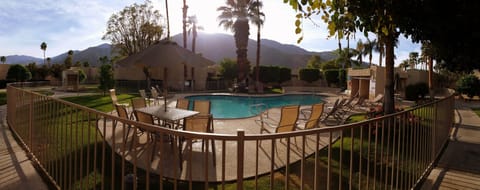 Relaxing pool and courtyard