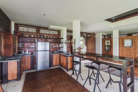 Villa Joglo, kitchen/bar