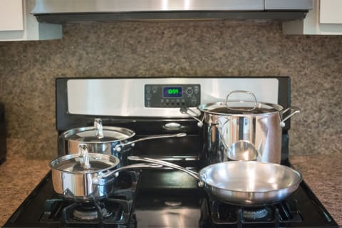 Stainless steel cookware