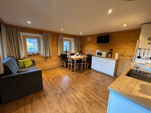 Apartment Großglockner - Innerkratzerhof **** 4 apartments Farm Stay in Salzburgerland