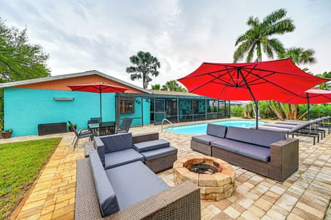 Naples Vacation Rental | 3BR | 2BA | Half Step Required | 1,255 Sq Ft