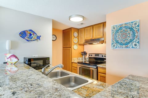 Kitchen | Cooking Basics | Coffee Maker | Paper Towels/Trash Bags Provided