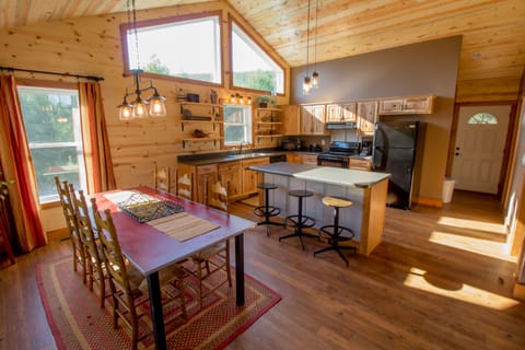 Large kitchen & indoor dining room