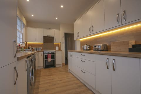 Well equipped Kitchen which is open plan to the dining area and lounge.