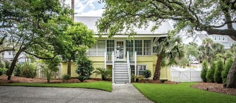large parking area to park on both sides of house