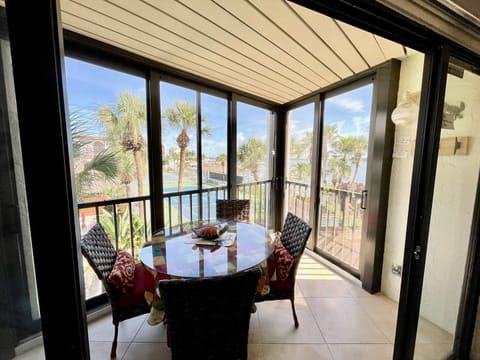 Enclosed Lanai with sliders - option to open