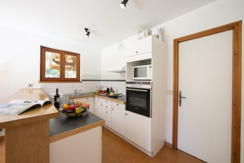 Well furnished kitchen