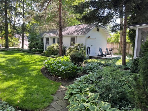 view of Cottage 4 and front yard