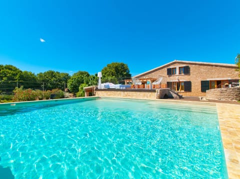 Swimming pool and façade