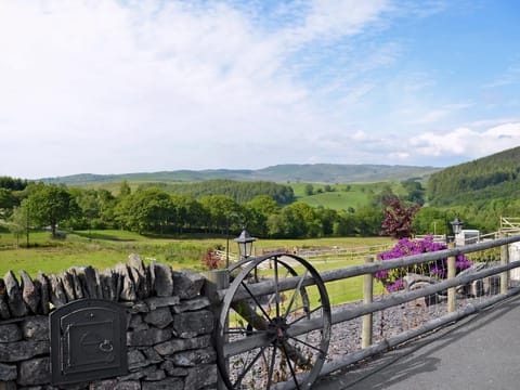 View | Grofftau Cottages - Awel Y Mynydd, Pontrhydfendigaid, nr. Tregaron
