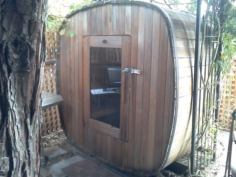 Private Hot Rock Sauna.