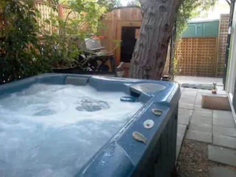 Private Hot Tub  Exclusive - Not Shared.
