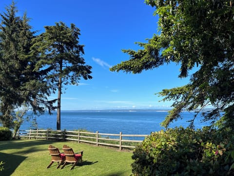 Sweeping views of Admiralty Inlet, eagles, whales and shipping lanes