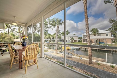 Crystal River Vacation Rental | 3BR | 2BA | 1,700 Sq Ft | 3 Steps to Access