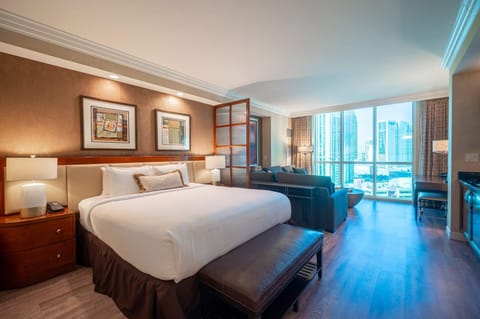 King size bed - watch cable TV on the large flat screen