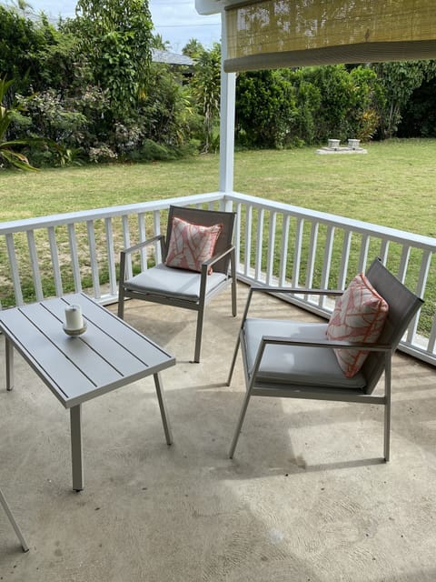 Lanai conversation area