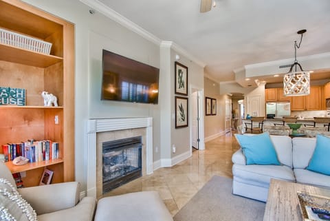 Living Room - Enough room for the entire family