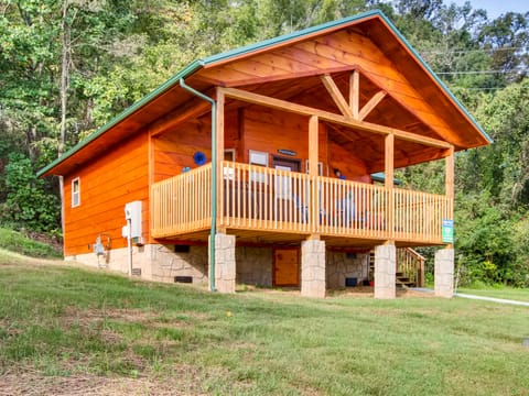 NEW CABIN: RIVER GETAWAY
