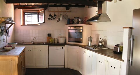 Kitchen, fully equipped, Bosch dishwasher, Smeg appliances, Samsung large fridge