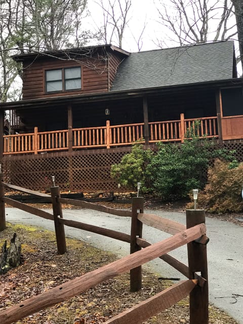 Driveway view of The Shady Rest 