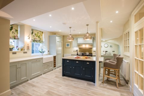 kitchen area 7 Howard Place