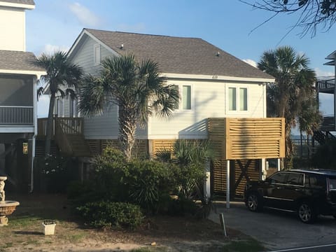 Street View "Coastal Charm"
