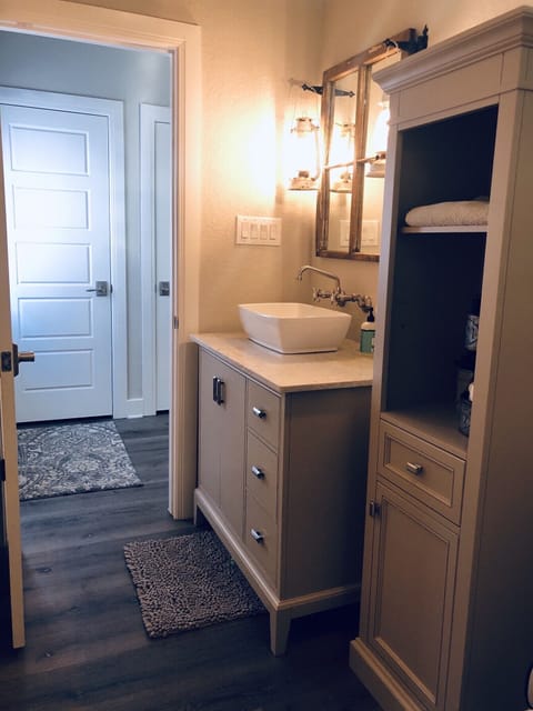 The bathroom looking back towards the entry.