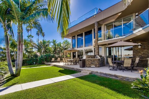 Villa 2 is on the right side