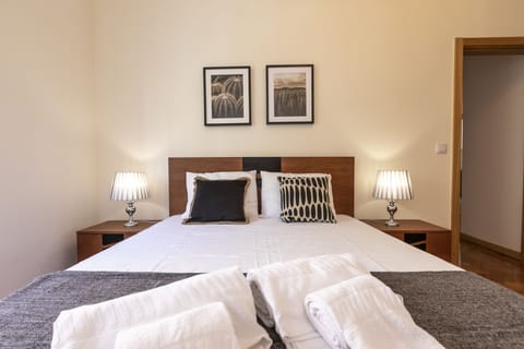 Quarto de casal com arrumação