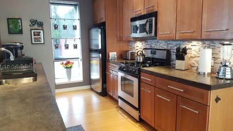 Kitchen~Fully Stocked w/Cook & Bakeware, Dishes,Stemware,Utensils, Oils & Spices